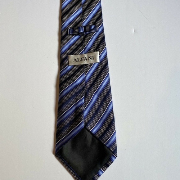 Alfani Mens Tie Blue Stripes Elegant 100% Silk Handmade - Picture 2 of 11